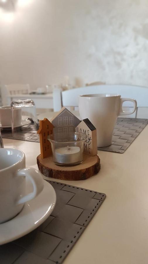 Home Sweet Home Scerne Bagian luar foto